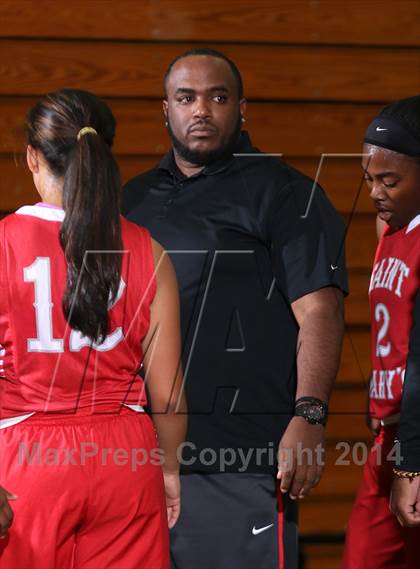 Thumbnail 2 in Saint Mary's vs. Mater Dei (Paul Pierce Classic) photogallery.