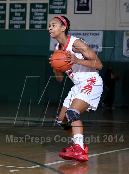 Thumbnail 3 in Saint Mary's vs. Mater Dei (Paul Pierce Classic) photogallery.
