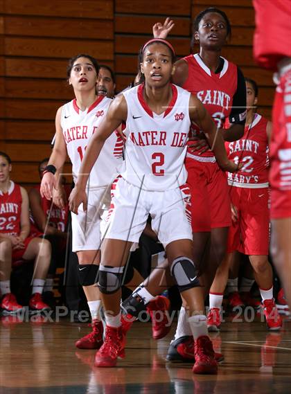 Thumbnail 1 in Saint Mary's vs. Mater Dei (Paul Pierce Classic) photogallery.