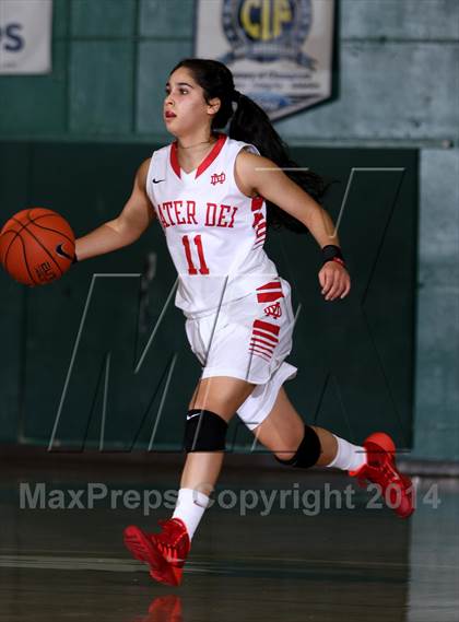 Thumbnail 1 in Saint Mary's vs. Mater Dei (Paul Pierce Classic) photogallery.