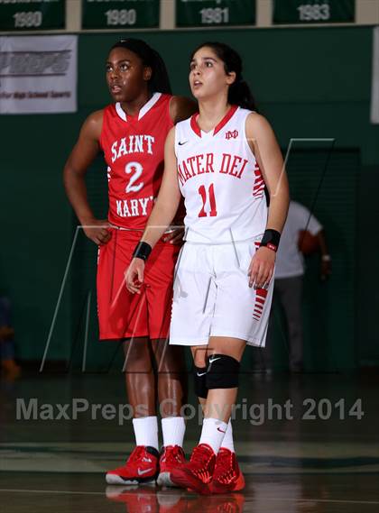 Thumbnail 2 in Saint Mary's vs. Mater Dei (Paul Pierce Classic) photogallery.