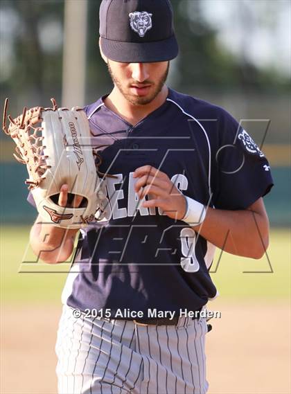 Thumbnail 1 in Dunedin vs. Central (FHSAA Regional Quarterfinal)  photogallery.