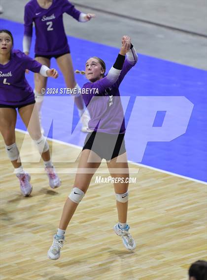 Thumbnail 1 in Denver South vs. Pueblo West (CHSAA 5A 1st Round) photogallery.