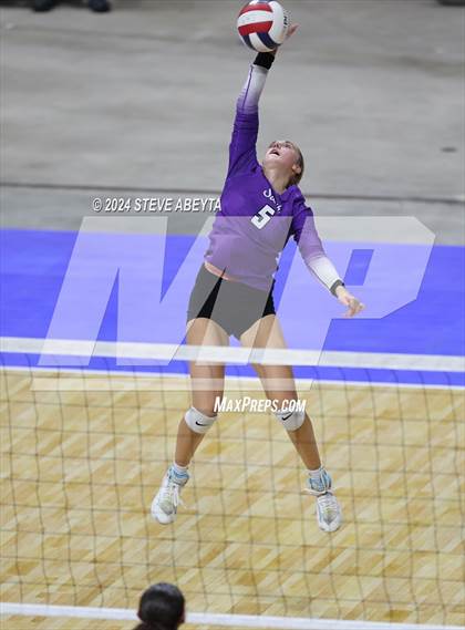 Thumbnail 1 in Denver South vs. Pueblo West (CHSAA 5A 1st Round) photogallery.