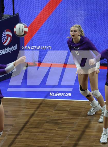 Thumbnail 2 in Denver South vs. Pueblo West (CHSAA 5A 1st Round) photogallery.