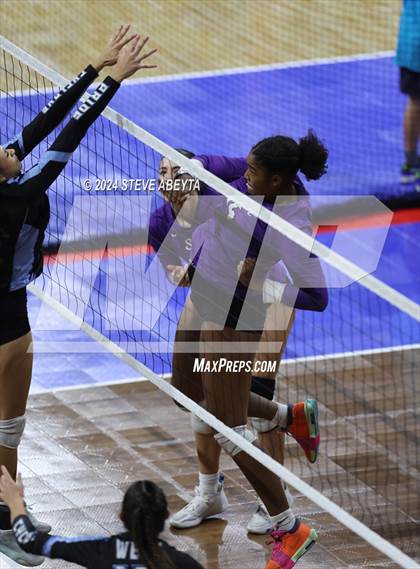 Thumbnail 2 in Denver South vs. Pueblo West (CHSAA 5A 1st Round) photogallery.