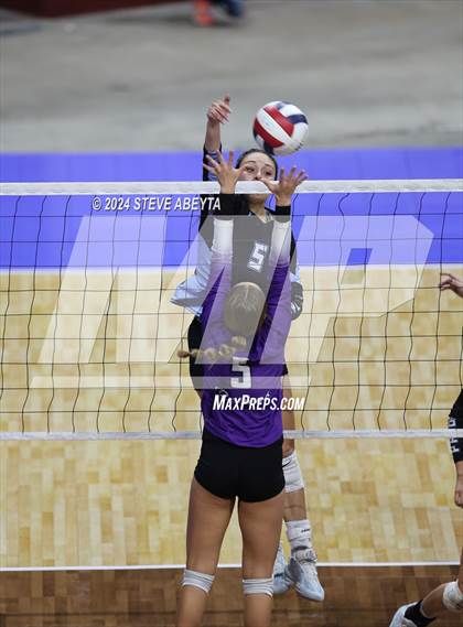 Thumbnail 3 in Denver South vs. Pueblo West (CHSAA 5A 1st Round) photogallery.