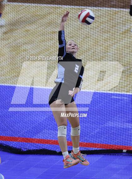 Thumbnail 1 in Denver South vs. Pueblo West (CHSAA 5A 1st Round) photogallery.
