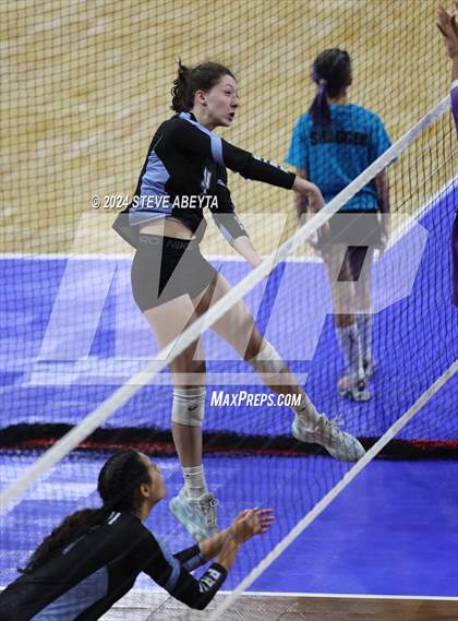 Thumbnail 3 in Denver South vs. Pueblo West (CHSAA 5A 1st Round) photogallery.