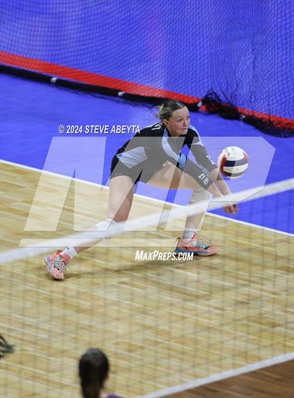Thumbnail 1 in Denver South vs. Pueblo West (CHSAA 5A 1st Round) photogallery.