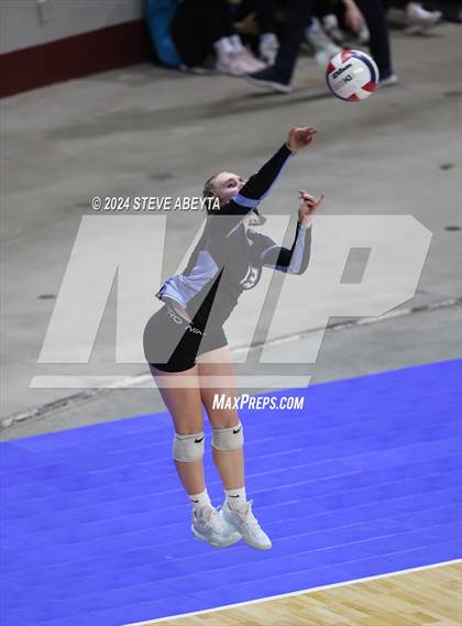 Thumbnail 3 in Denver South vs. Pueblo West (CHSAA 5A 1st Round) photogallery.