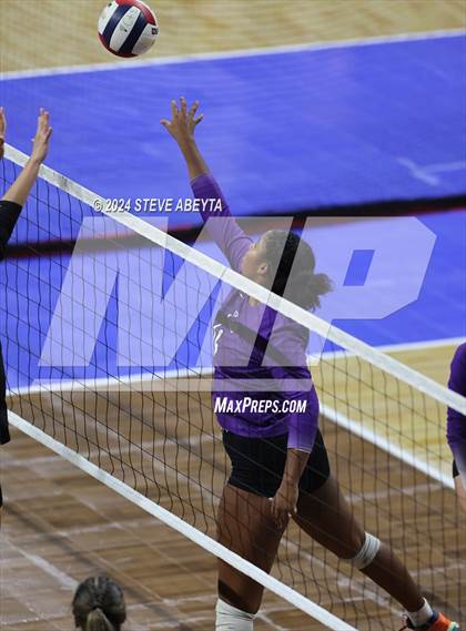 Thumbnail 2 in Denver South vs. Pueblo West (CHSAA 5A 1st Round) photogallery.