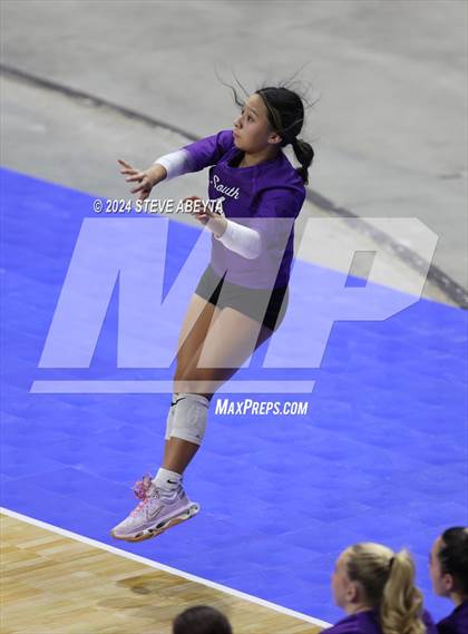 Thumbnail 1 in Denver South vs. Pueblo West (CHSAA 5A 1st Round) photogallery.