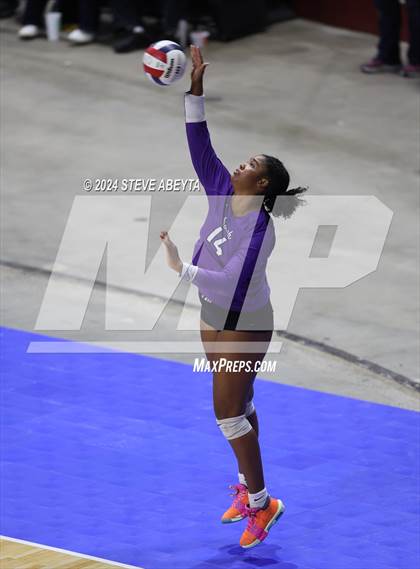 Thumbnail 2 in Denver South vs. Pueblo West (CHSAA 5A 1st Round) photogallery.
