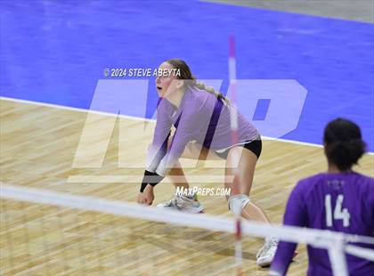 Thumbnail 1 in Denver South vs. Pueblo West (CHSAA 5A 1st Round) photogallery.