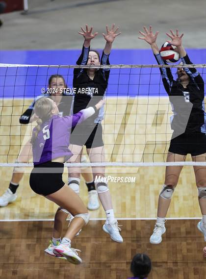 Thumbnail 2 in Denver South vs. Pueblo West (CHSAA 5A 1st Round) photogallery.