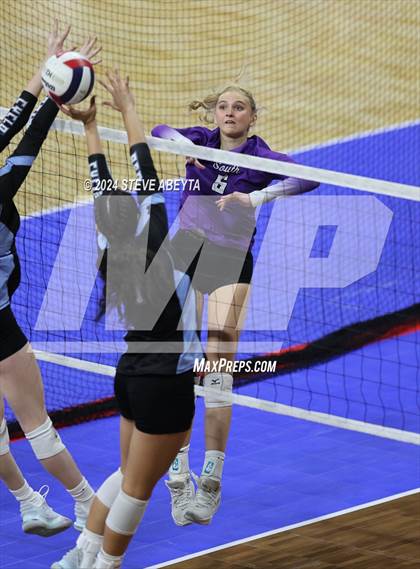 Thumbnail 2 in Denver South vs. Pueblo West (CHSAA 5A 1st Round) photogallery.
