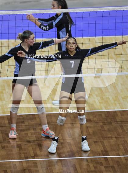 Thumbnail 2 in Denver South vs. Pueblo West (CHSAA 5A 1st Round) photogallery.