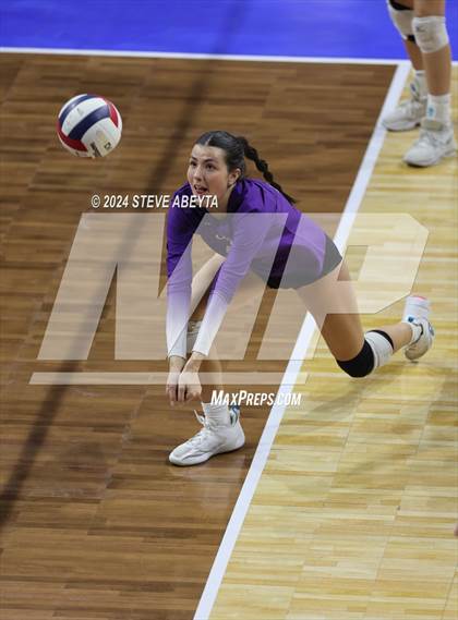 Thumbnail 2 in Denver South vs. Pueblo West (CHSAA 5A 1st Round) photogallery.