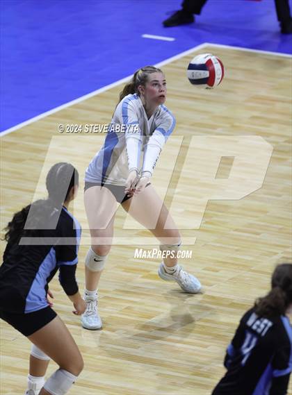 Thumbnail 2 in Denver South vs. Pueblo West (CHSAA 5A 1st Round) photogallery.