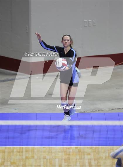 Thumbnail 2 in Denver South vs. Pueblo West (CHSAA 5A 1st Round) photogallery.