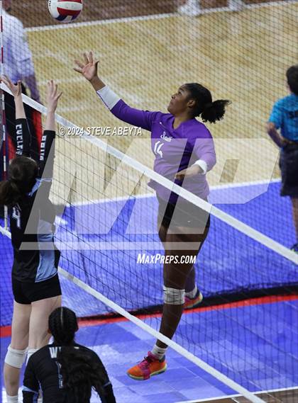 Thumbnail 2 in Denver South vs. Pueblo West (CHSAA 5A 1st Round) photogallery.
