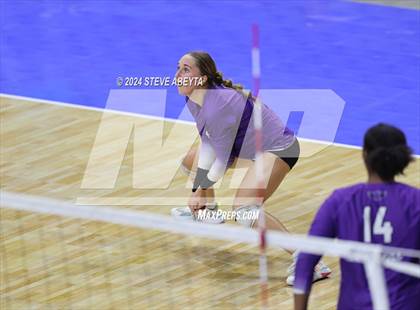 Thumbnail 3 in Denver South vs. Pueblo West (CHSAA 5A 1st Round) photogallery.