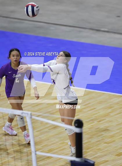 Thumbnail 1 in Denver South vs. Pueblo West (CHSAA 5A 1st Round) photogallery.