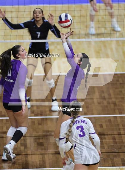 Thumbnail 3 in Denver South vs. Pueblo West (CHSAA 5A 1st Round) photogallery.