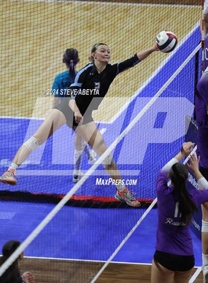 Thumbnail 1 in Denver South vs. Pueblo West (CHSAA 5A 1st Round) photogallery.