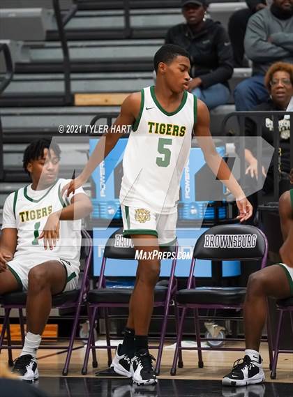 Thumbnail 1 in Indianapolis Crispus Attucks vs. Linton-Stockton (Sneakers for Santa Shootout) photogallery.