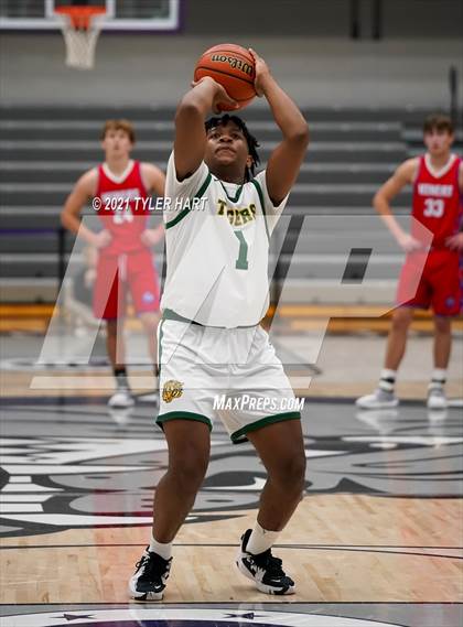 Thumbnail 3 in Indianapolis Crispus Attucks vs. Linton-Stockton (Sneakers for Santa Shootout) photogallery.