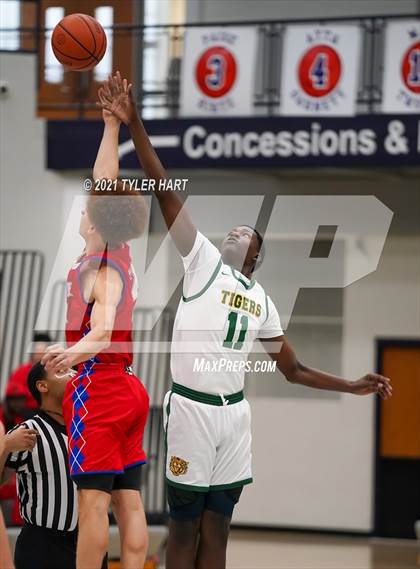 Thumbnail 1 in Indianapolis Crispus Attucks vs. Linton-Stockton (Sneakers for Santa Shootout) photogallery.