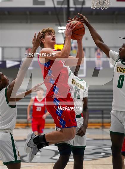 Thumbnail 1 in Indianapolis Crispus Attucks vs. Linton-Stockton (Sneakers for Santa Shootout) photogallery.