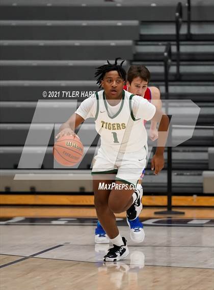 Thumbnail 3 in Indianapolis Crispus Attucks vs. Linton-Stockton (Sneakers for Santa Shootout) photogallery.