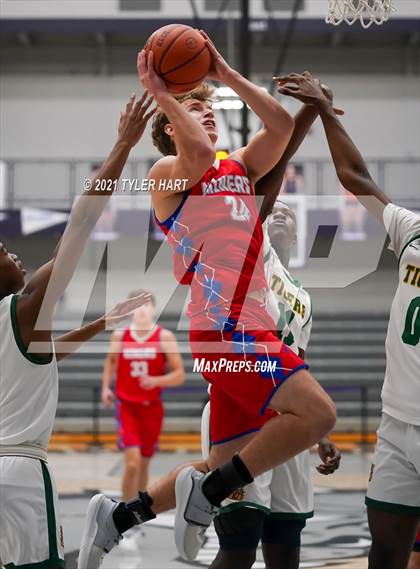 Thumbnail 3 in Indianapolis Crispus Attucks vs. Linton-Stockton (Sneakers for Santa Shootout) photogallery.