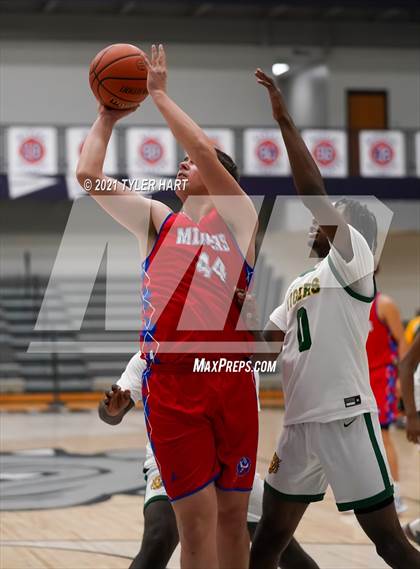 Thumbnail 1 in Indianapolis Crispus Attucks vs. Linton-Stockton (Sneakers for Santa Shootout) photogallery.