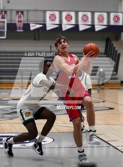 Thumbnail 1 in Indianapolis Crispus Attucks vs. Linton-Stockton (Sneakers for Santa Shootout) photogallery.
