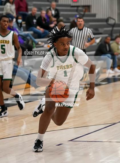 Thumbnail 1 in Indianapolis Crispus Attucks vs. Linton-Stockton (Sneakers for Santa Shootout) photogallery.