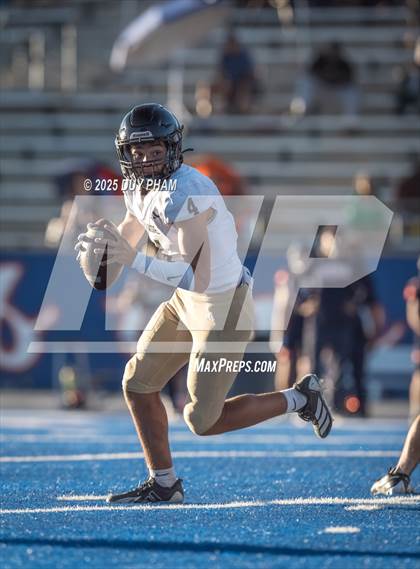 Thumbnail 2 in Servite @ Chaminade photogallery.
