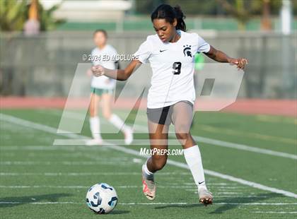 Thumbnail 2 in South vs Redondo (South JV Holiday Tournament) photogallery.