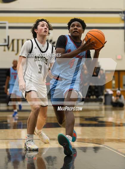 Thumbnail 2 in Oakland @ Mount Juliet photogallery.