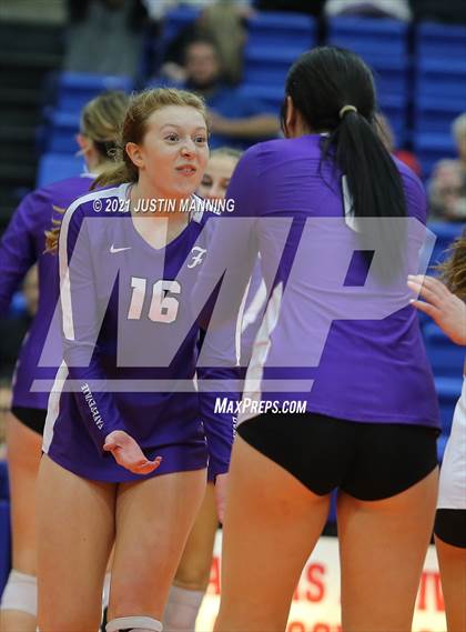 Thumbnail 2 in Fayetteville vs. Har-Ber (AAA 6A Final) photogallery.