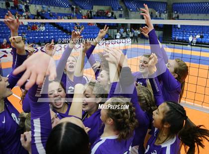 Thumbnail 1 in Fayetteville vs. Har-Ber (AAA 6A Final) photogallery.