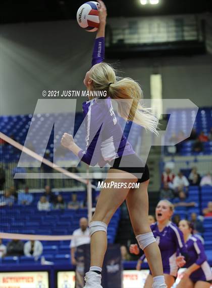 Thumbnail 2 in Fayetteville vs. Har-Ber (AAA 6A Final) photogallery.