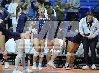 Thumbnail 2 in Fayetteville vs. Har-Ber (AAA 6A Final) photogallery.