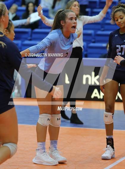 Thumbnail 2 in Fayetteville vs. Har-Ber (AAA 6A Final) photogallery.