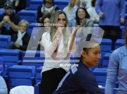 Thumbnail 1 in Fayetteville vs. Har-Ber (AAA 6A Final) photogallery.
