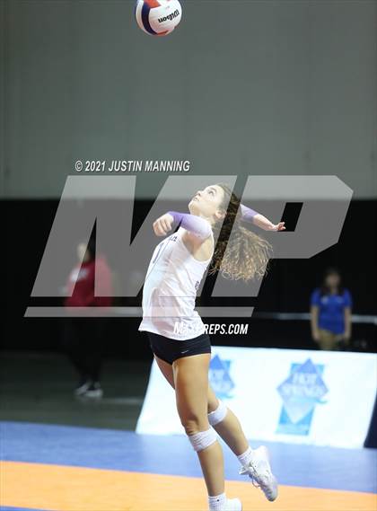 Thumbnail 1 in Fayetteville vs. Har-Ber (AAA 6A Final) photogallery.