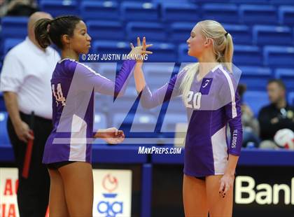 Thumbnail 2 in Fayetteville vs. Har-Ber (AAA 6A Final) photogallery.
